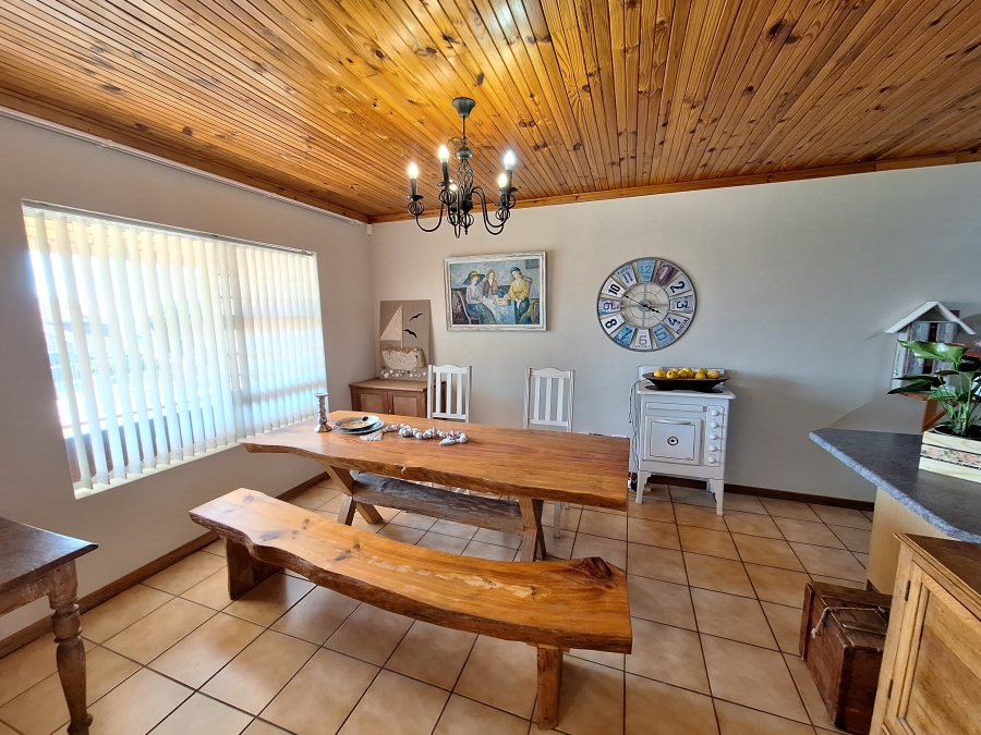 4 Bedroom Property for Sale in Wavecrest Eastern Cape